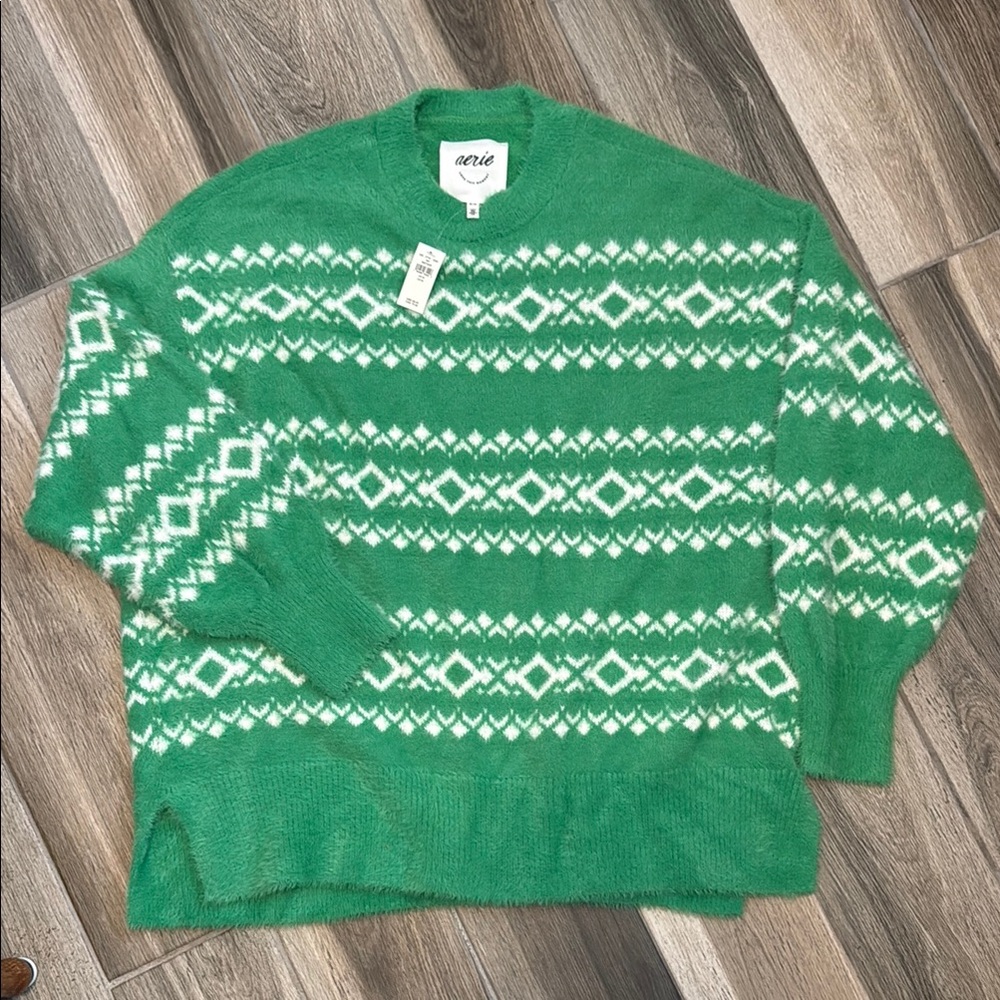 Aerie Oversized Green and White Fuzzy Crew Sweater